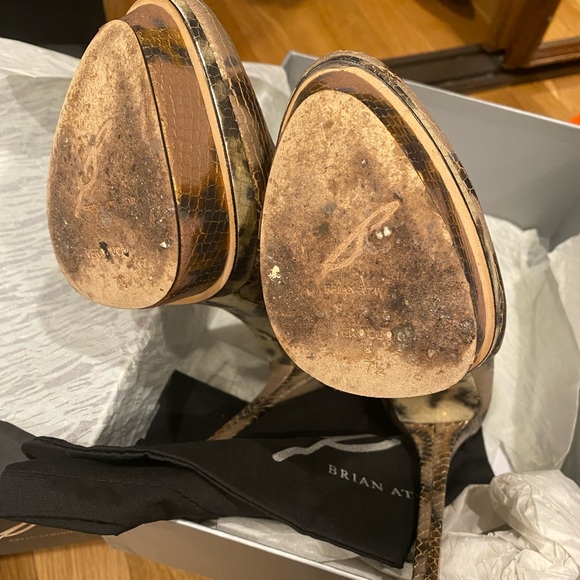 B by Brian Atwood pump - Picture 4 of 4